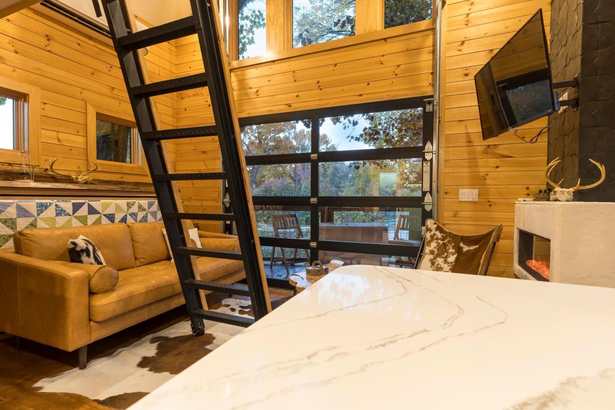 The Tree House In Бентонвилль Экстерьер фото